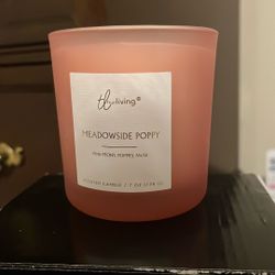Meadowside Poppy Candle
