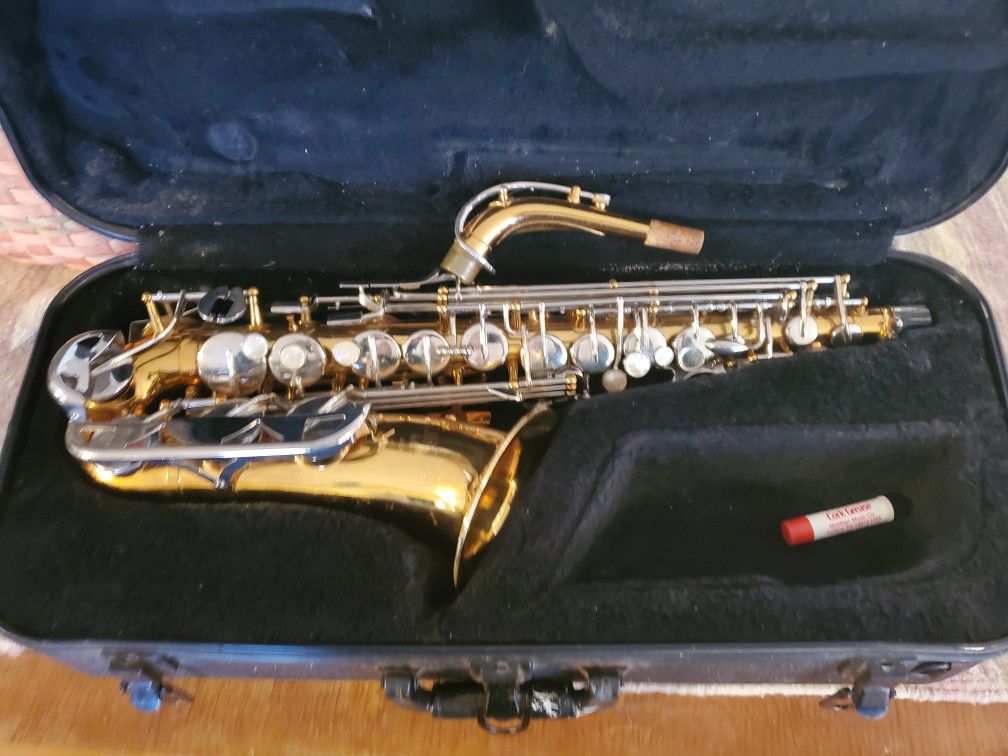 King 660 silver keys gold body alto  Saxophone