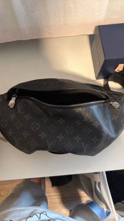 Louis Vuitton Discovery Bumbag Monogram Eclipse – Used, Excellent Condition