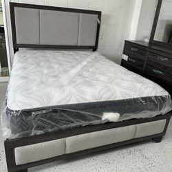 NEW BEDROOM SET QUEEN SIZE MATTRESS AND BED AND DRESSER MIRROR AND NIGHSTENT FREE DELIVERY 🚚 