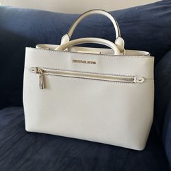 Michael Kors hand bag