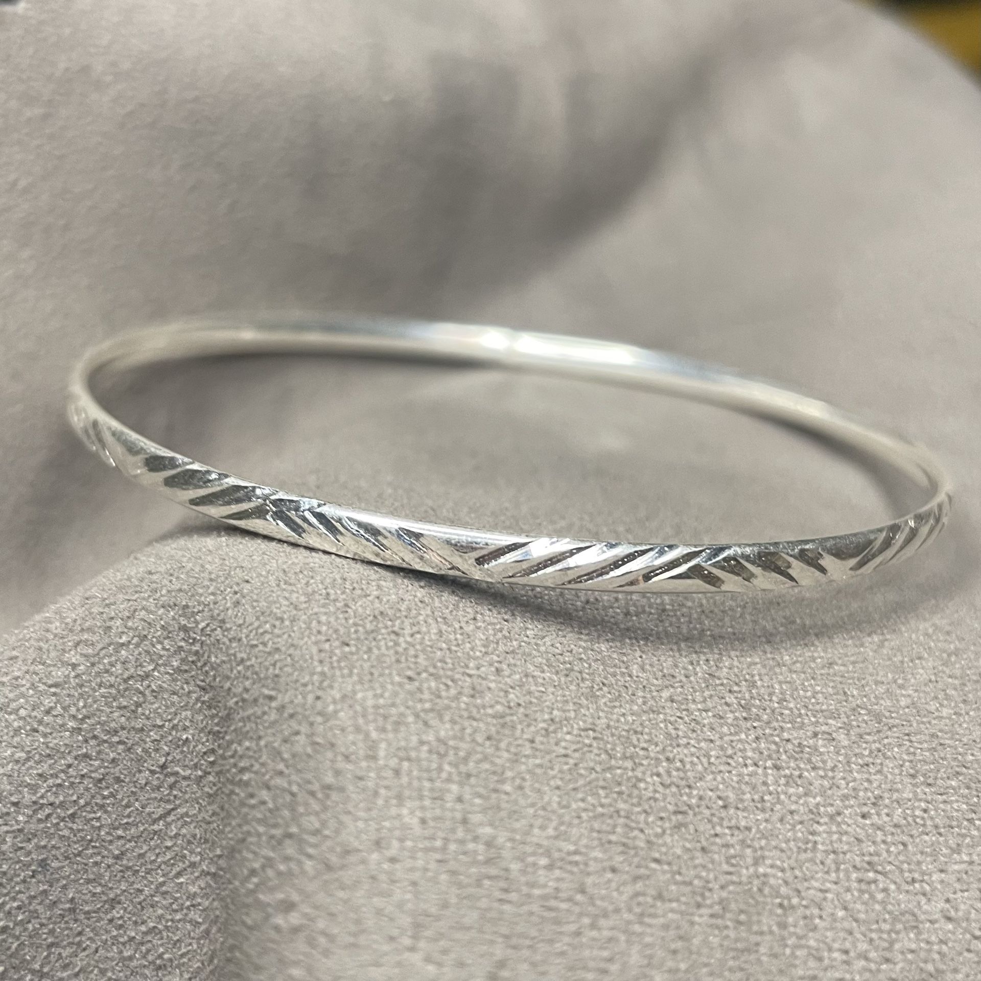 925 Sterling Silver Diamond-Cut Bangle Bracelet – 2.5” Hidden Clasp