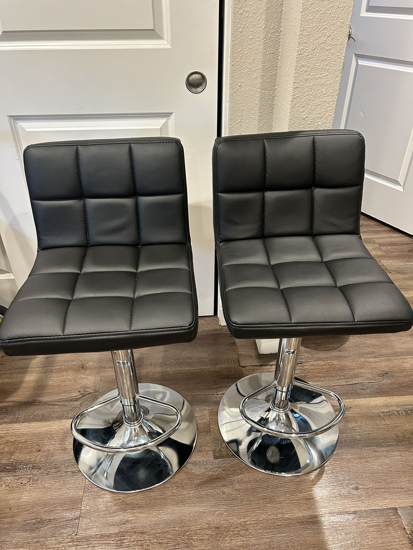 Set Of 2 Adjustable Bar Tools 