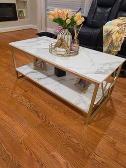 Nice coffee table excellent condition