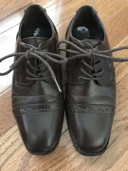 Boys brown dress shoe