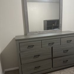 Drawer Dresser+ Bed Set+ Night Stand ($700)