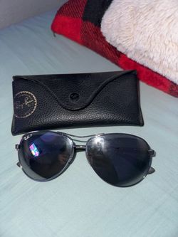 Authentic Ray-Ban Polarized Aviator Sunglasses (With Case)