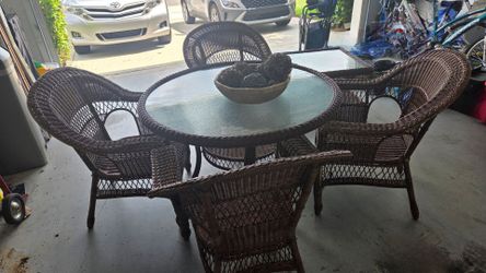 4 chair and table wicker patio set + coffee table