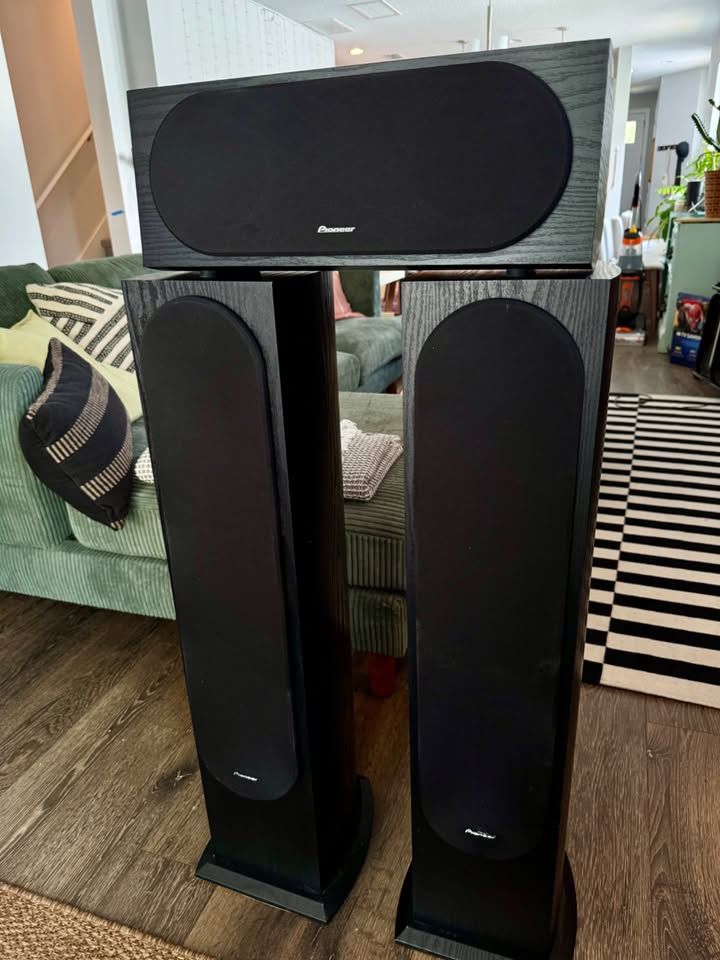 Pioneer Home Theater floor & center channel speakers