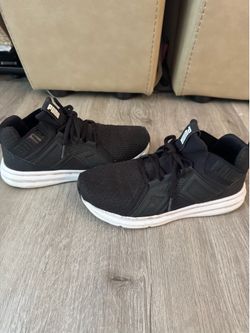 Women’s Puma Black Sneakers Size 7.5