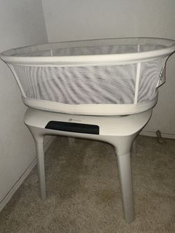 Mamaroo Bassinet