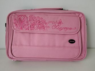 Pink Travel Multi Pocket https://offerup.com/redirect/?o=Qi5hZw==