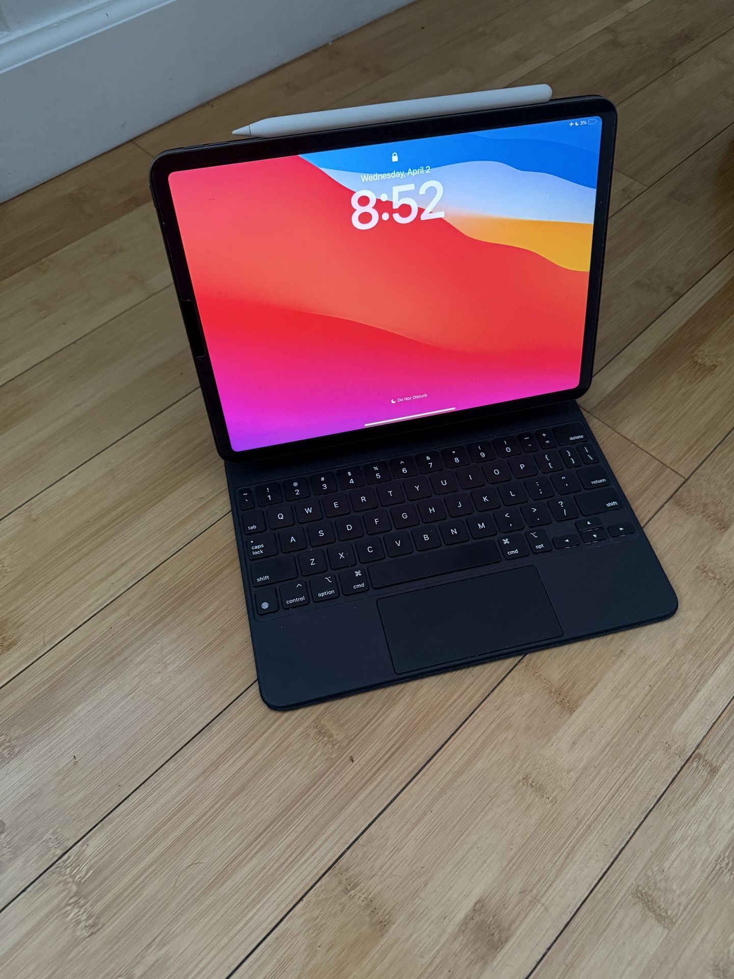 11″ iPad Pro M1 256GB Space Gray WiFi – Like New + Apple Pencil & Magic Keyboard