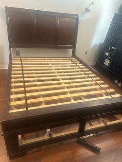 Queen bed set
