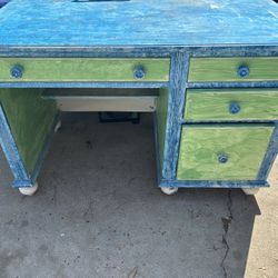 Old School New Vibe Desk FREE