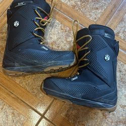 Men’s thirty two snowboarding boots