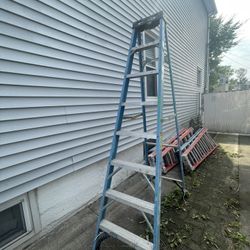 8ft 250lb Aluminum Ladder(s)