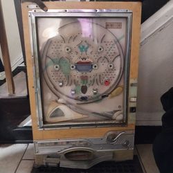 Antique pinball machine everything included