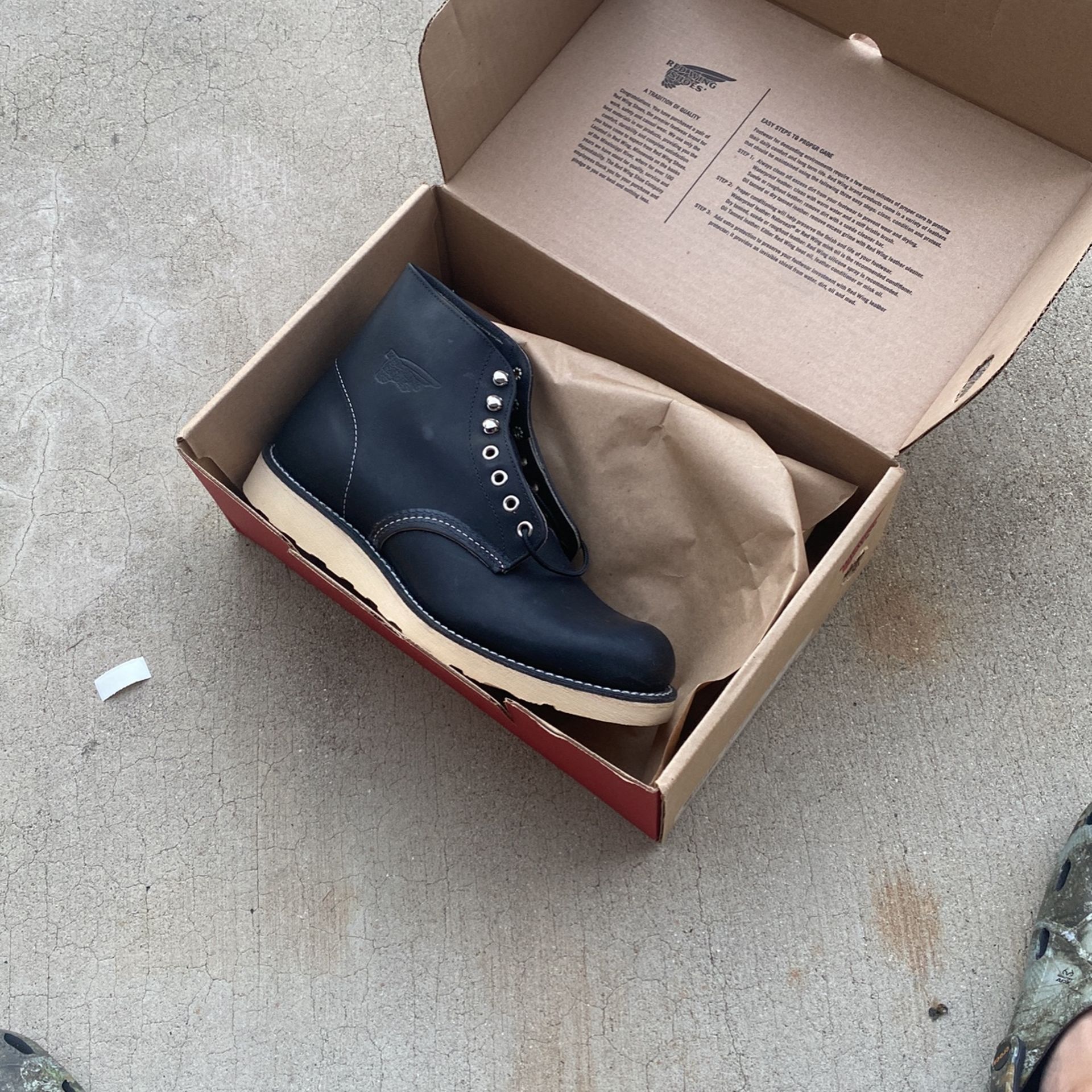 Red Wing Men’s Boots Size 10 New