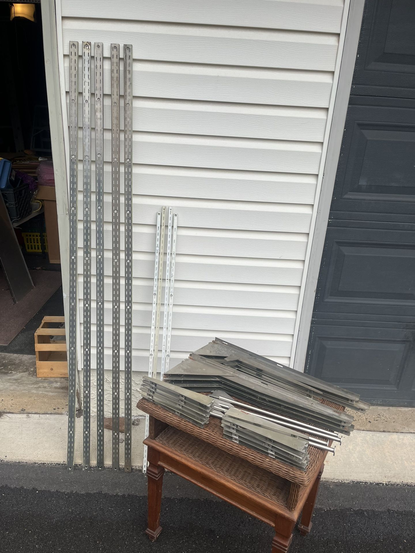 Heavy Duty Metal Tracks And Metal Brackets