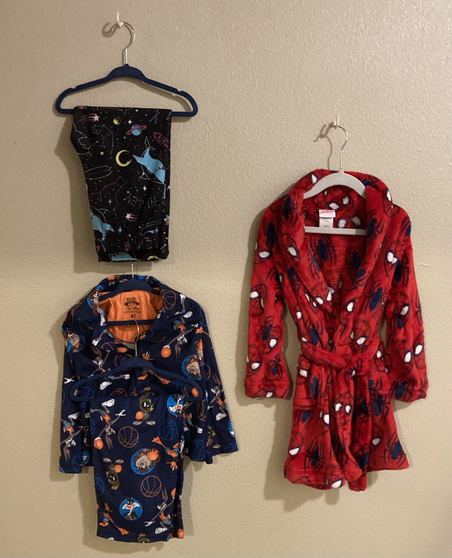 New Toddler Pajamas & Spider-Man Robe