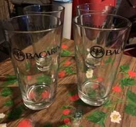 Set Of 4 Bacardi Bat Pint Glasses 