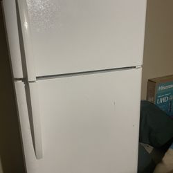 Frigidaire Top-Freezer Refrigerator - Works Great!