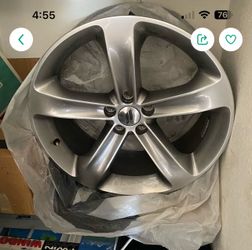 2018 OEM Dodge Challenger R/T rims & tire