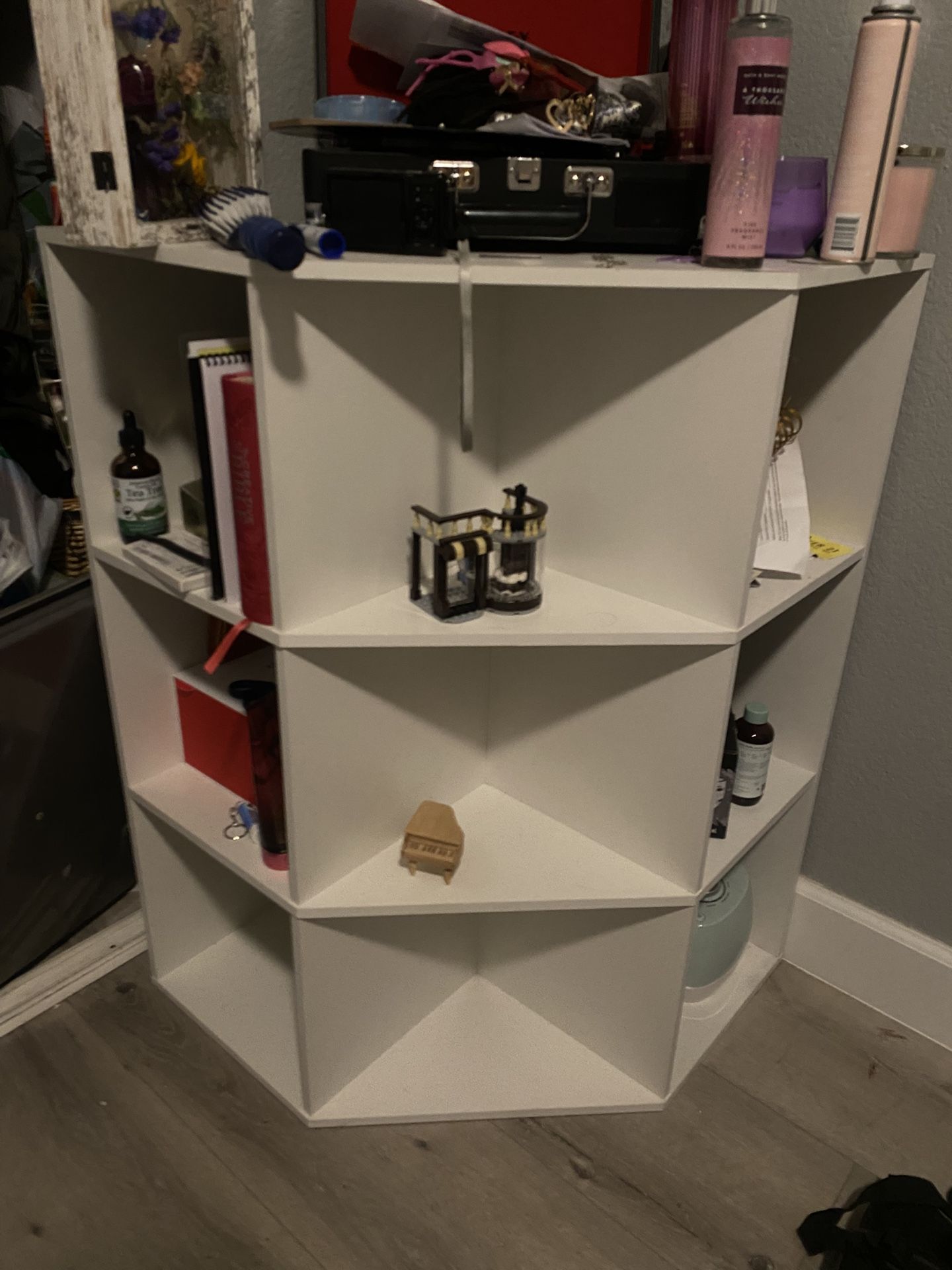 9 Cube Corner Shelf