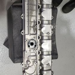 Mercedes Valve Cover Part Number In Photos