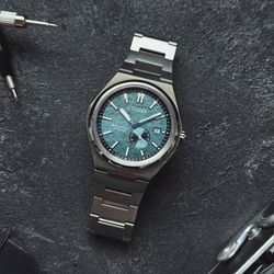 Citizen NJ0180-80X Super Titanium Automatic Green Dial -  Full Set