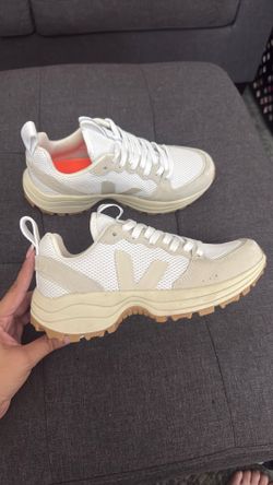 Veja Sneakers Size 7 Woman White