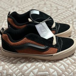 Vans Knu Skool ( Disney’s Scar ) 