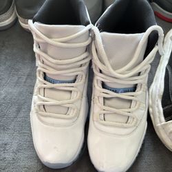 Jordan 11 Legend Blue