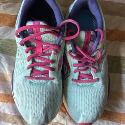 Tenis Marca Nike Medida 9 . Solo En Efectivo.45 Y Telephone Rd 77023