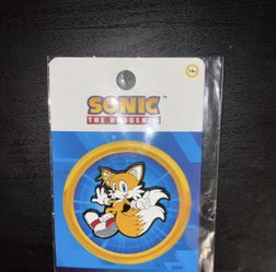 Tails enamel pin
