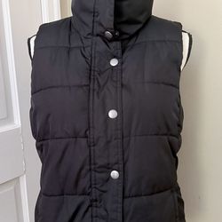Old Navy Women’s M Black Puffer Vest Full Zip Snap Front Fleece Lined Mock Neck