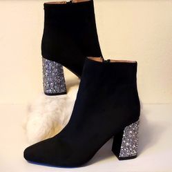 BEAUTIFUL BETSEY JOHNSON BLACK BOOTIES WITH RHINESTONE ENCRUSTED BLOCK HEEL SIZE 8 PERFECT CONDITION NO FLAWS SEE ALL PICS