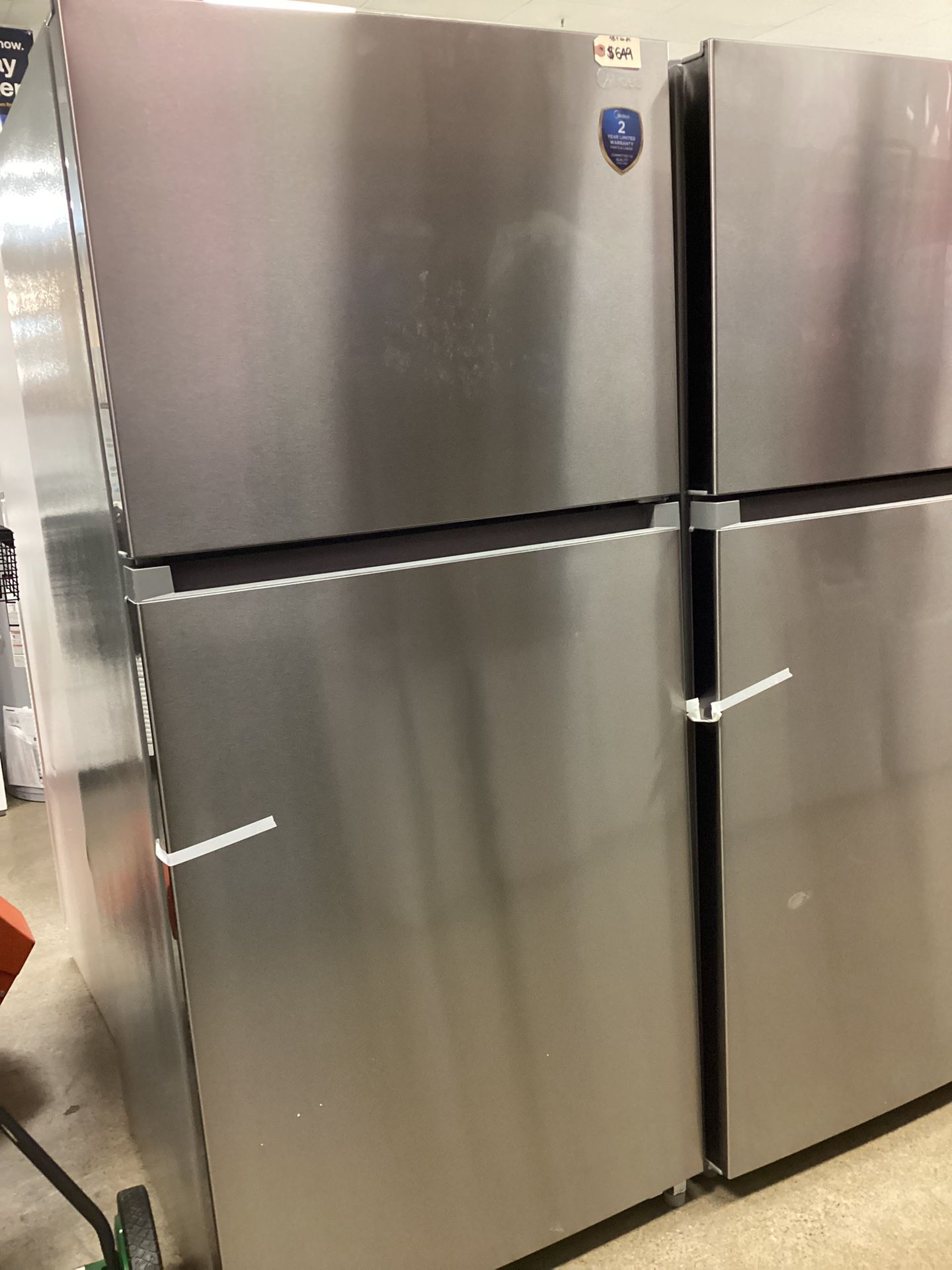 Midea 18.1 cu.ft. Top Freezer Refrigerator