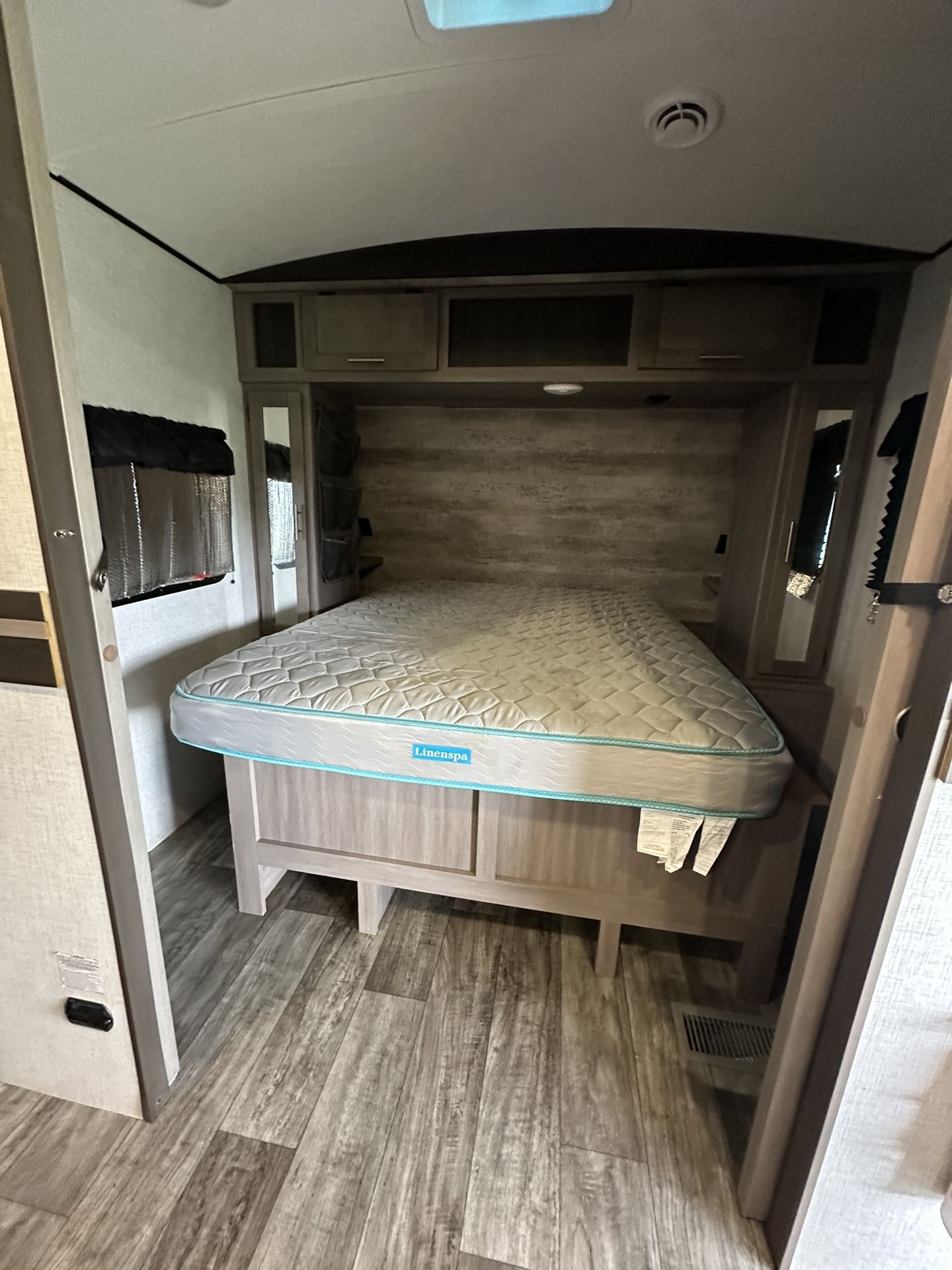 2022 Crossroads RV Sunset Trail Super Lite 272BH travel trailer