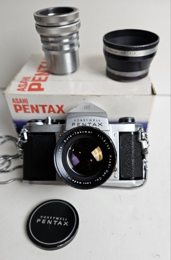 Honeywell Pentax H3 Film SLR Camera + Auto Takumar 55mm f/1.8/55 Lens
