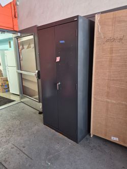 Metal cabinet