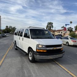 2019 Chevrolet Express 3500 Passenger Van