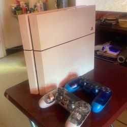 PlayStation 4 , PlayStation Pro , Color: White .