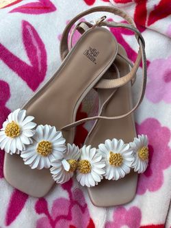 Flower target heels