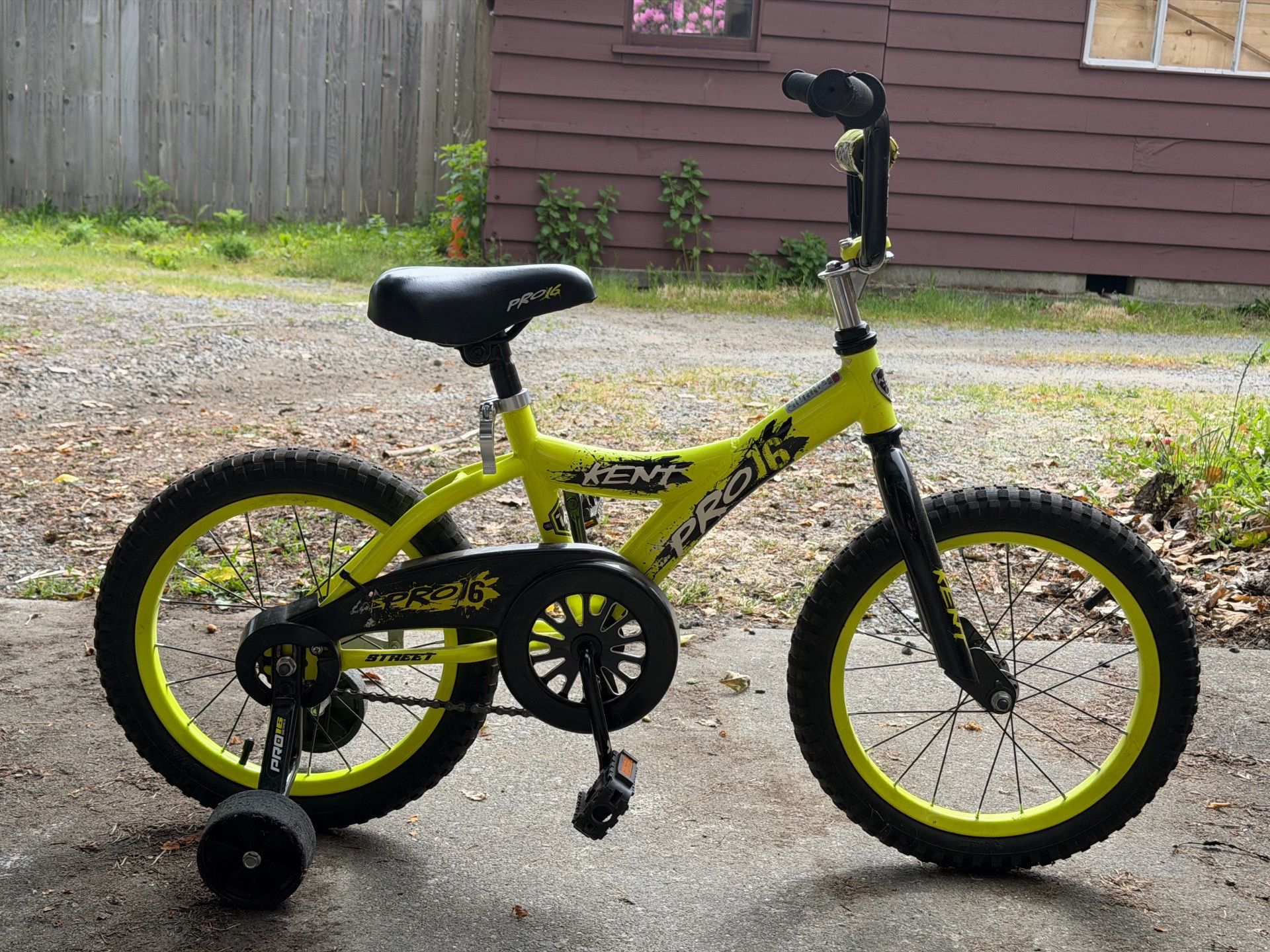 Kent Kids Bicycle with Training Wheels