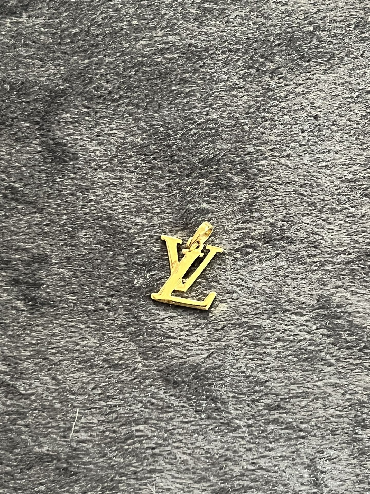 18k Saudi Gold LV Pendant