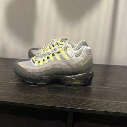Air Max 95 Neon Size 8.5