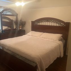 Bedroom Set NO MATTRESS