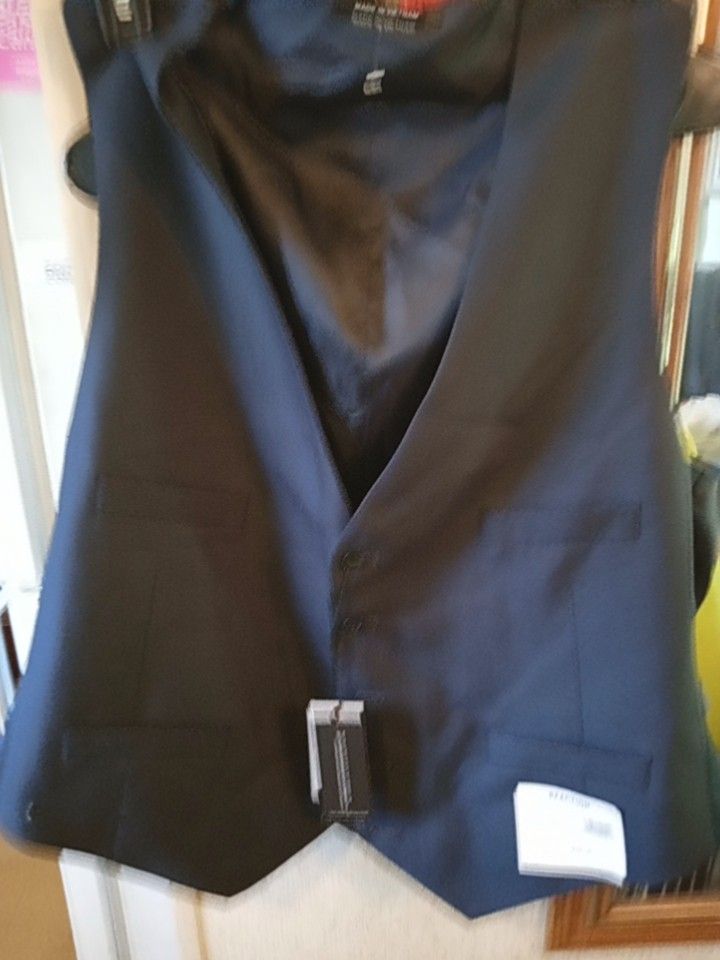 Kenneth Cole Men Vest New